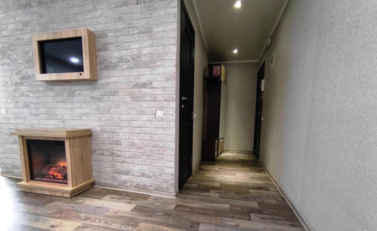 Люкс В Центре Металлургов 31 Kr Apartments クルィヴィーイ・リーフ エクステリア 写真